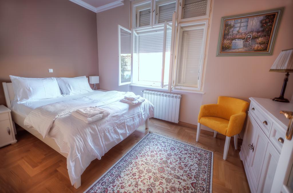 Crown Apartment - Your Royal Stay Belgrade Extérieur photo